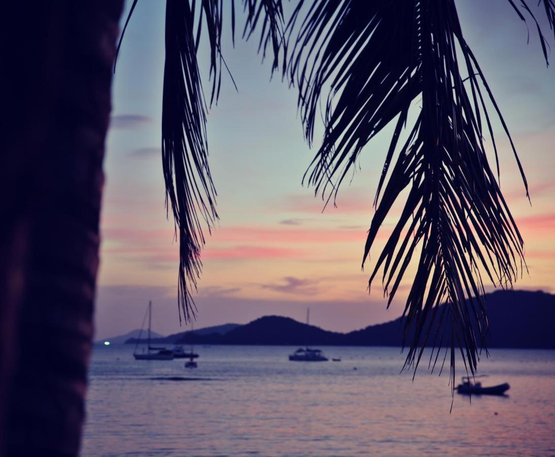 The Mooring Resort Cape Panwa Bagian luar foto