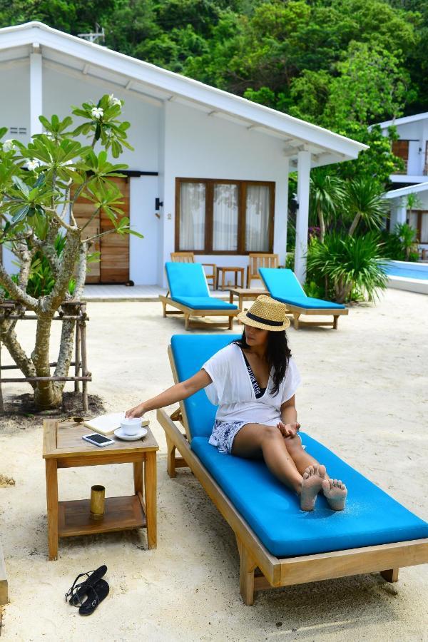 The Mooring Resort Cape Panwa Bagian luar foto