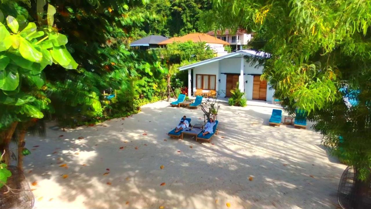 The Mooring Resort Cape Panwa Bagian luar foto
