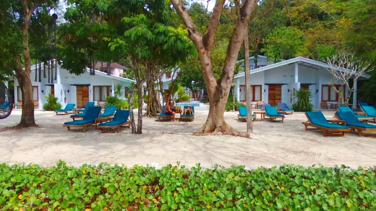 The Mooring Resort Cape Panwa Bagian luar foto